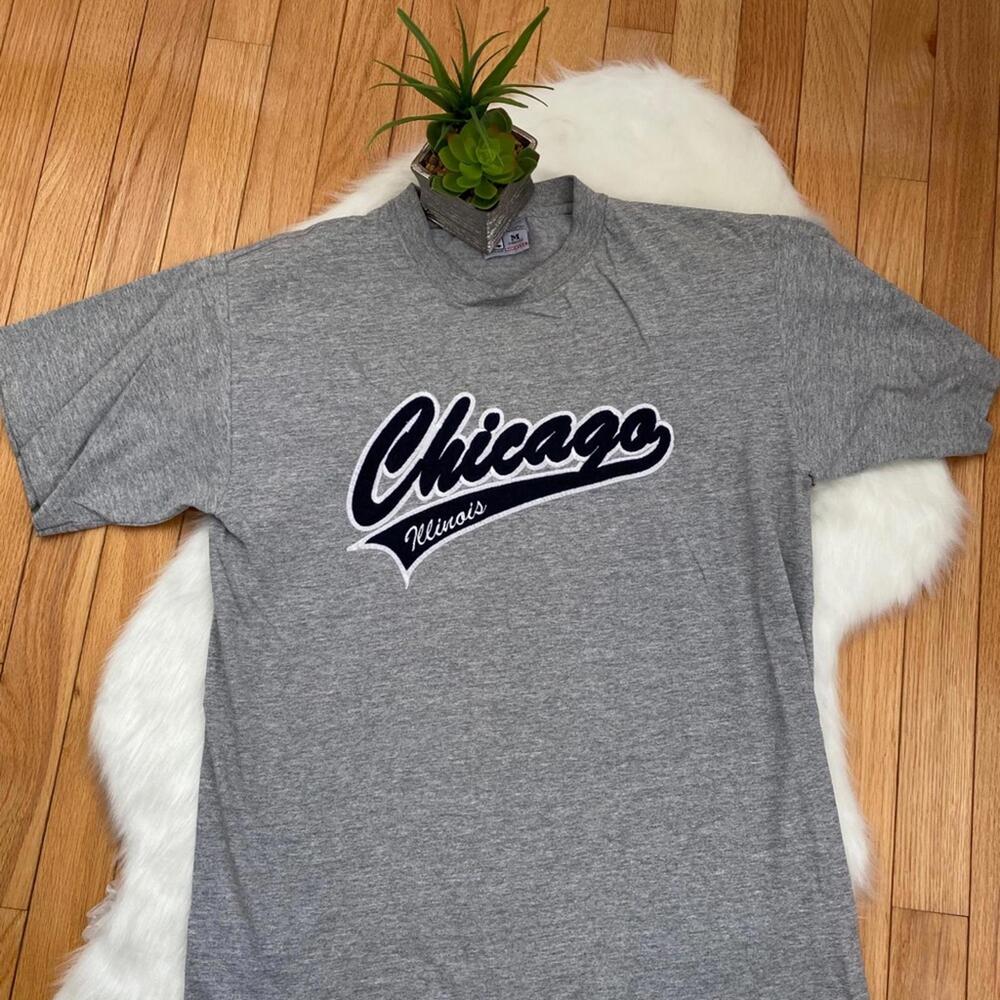 One Way Chicago Illinois Graphic T-Shirt Medium